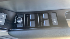 Land Rover Range Rover Velar 3.0 D300 MHEV R-Dynamic SE 5dr Auto Diesel Estate